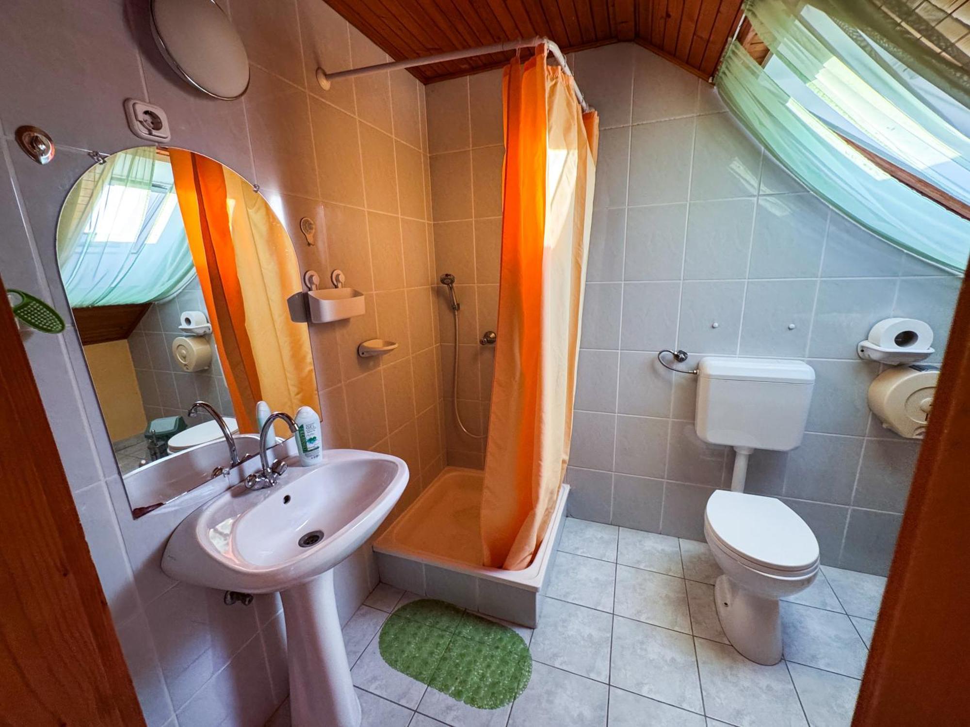 ホテル Ejjelibagoly Vendeghaz センテシュ 部屋 写真